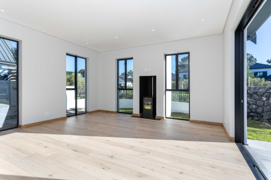 5 Bedroom Property for Sale in Val De Vie Estate Western Cape